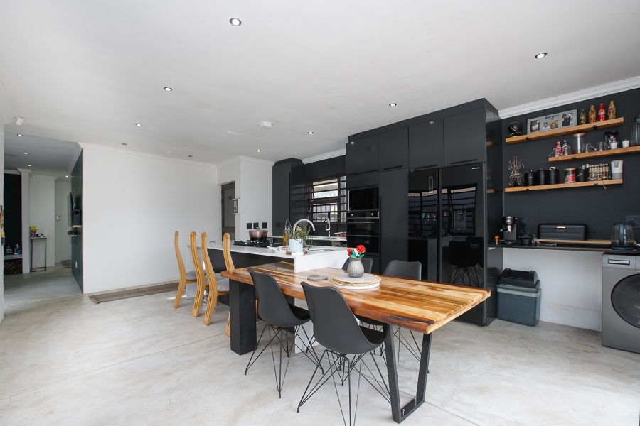 3 Bedroom Property for Sale in Claremont Village Western Cape